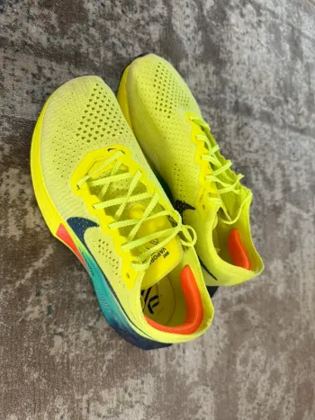 Used Nike VaporFly 3 bike — image 3 of 4
