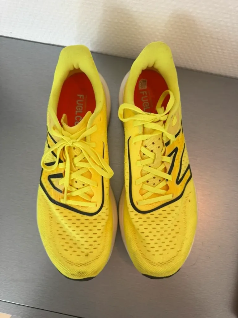 Used New Balance FuelCell Rebel v4 bike — image 3 of 8