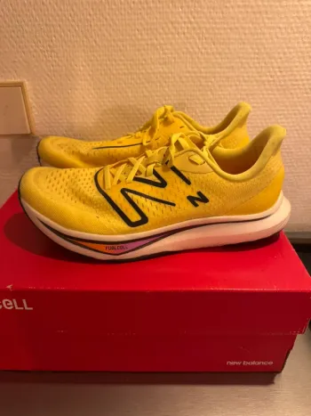 Used New Balance FuelCell Rebel v4 Running Shoes