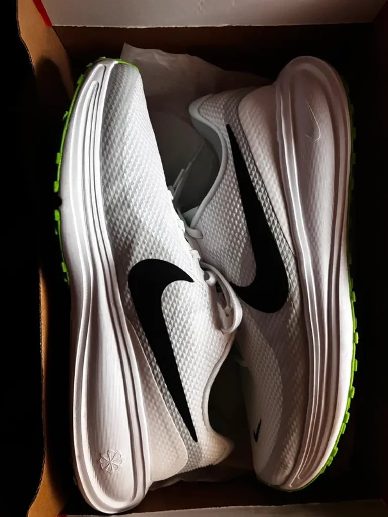 Used Nike running shoes bike — image 2 of 7