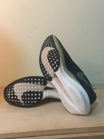 Nike ZoomX Vaporfly 3 bike usato — immagine 8 di 8