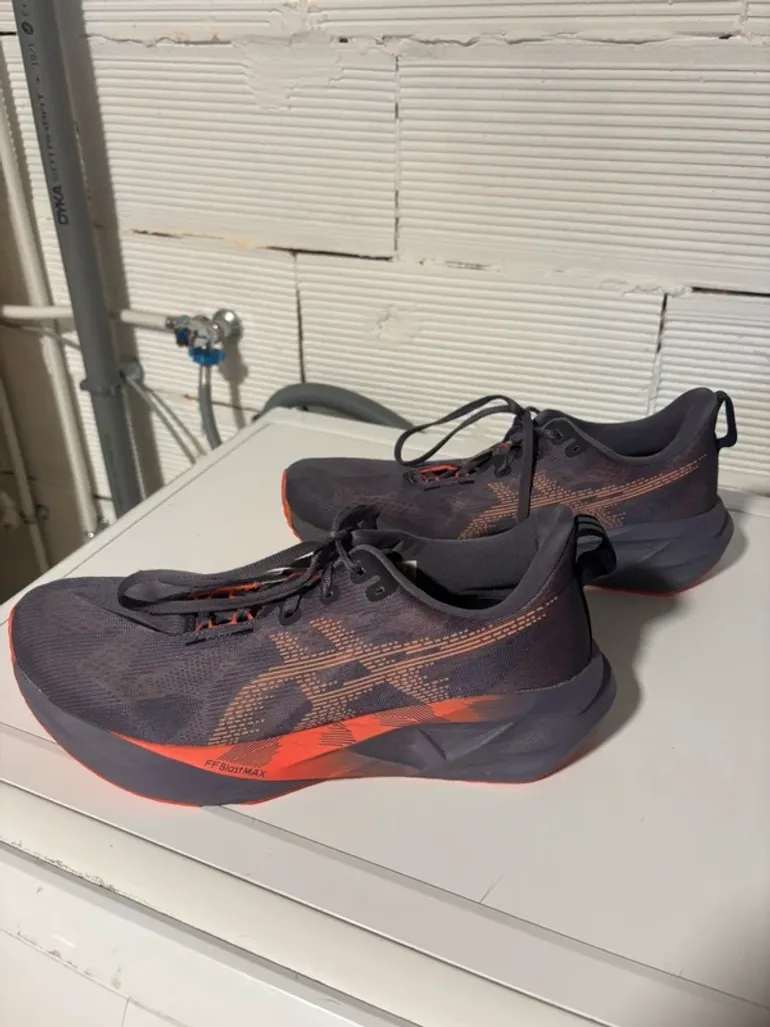 Used Asics Novablast bike — image 2 of 3