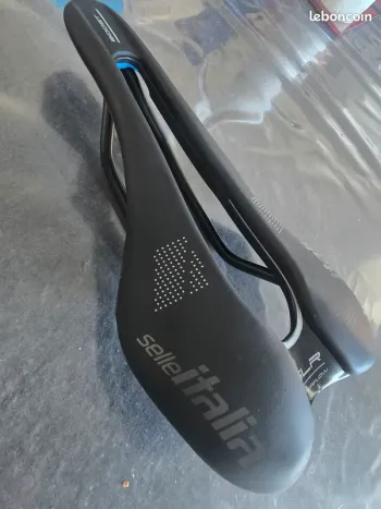 Used Selle Italia SLR Boost Superflow S3 Saddles & Seatposts
