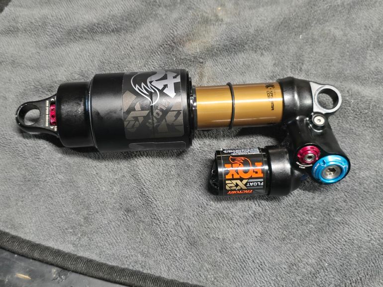 Brugt Fox X2 Factory 2025 bike — billede 3 af 5