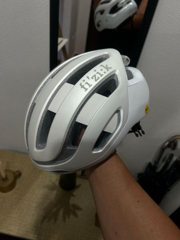 Fizik Casco 2025 Cycling Accessories usato