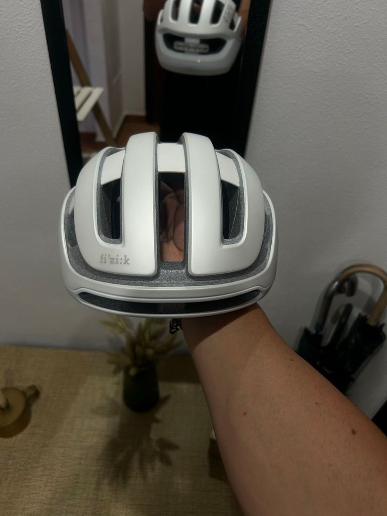 Fizik Casco 2025 bike usato — immagine 2 di 3