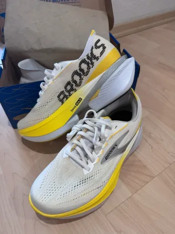 Brooks Hyperion Max 4 Running Shoes de segunda mano
