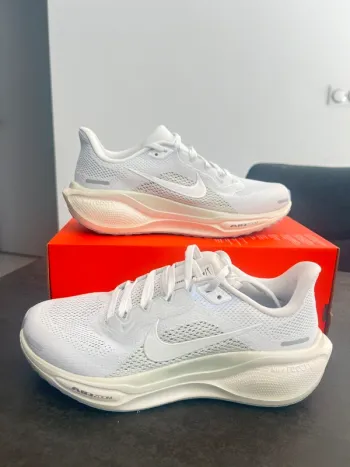 Pegasus 41 ESS Running Shoes usato