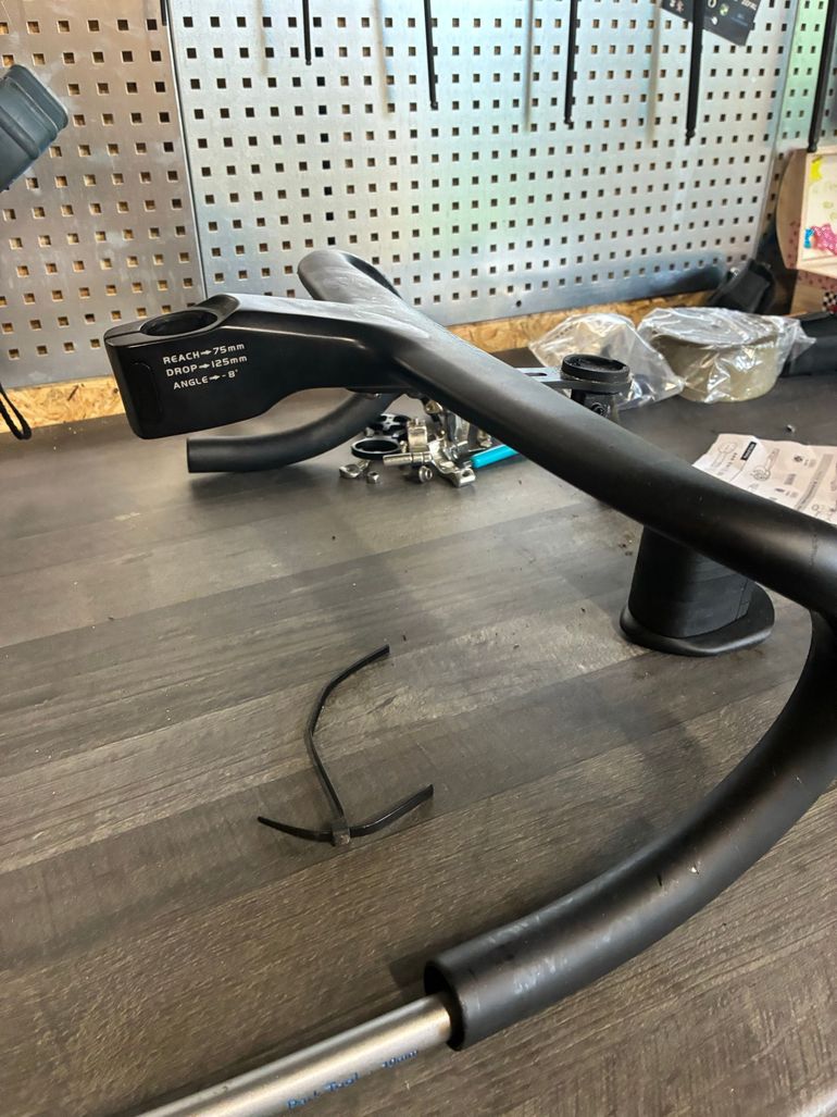 Brugt canwin Quick ZEPHYR-SSL Aerodynamic Integrated Handlebar 2026 bike — billede 5 af 8