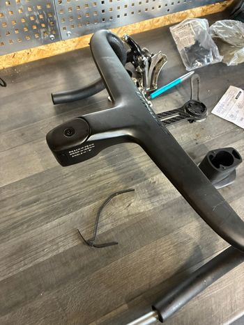 Brugt canwin Quick ZEPHYR-SSL Aerodynamic Integrated Handlebar 2026 bike — billede 8 af 8