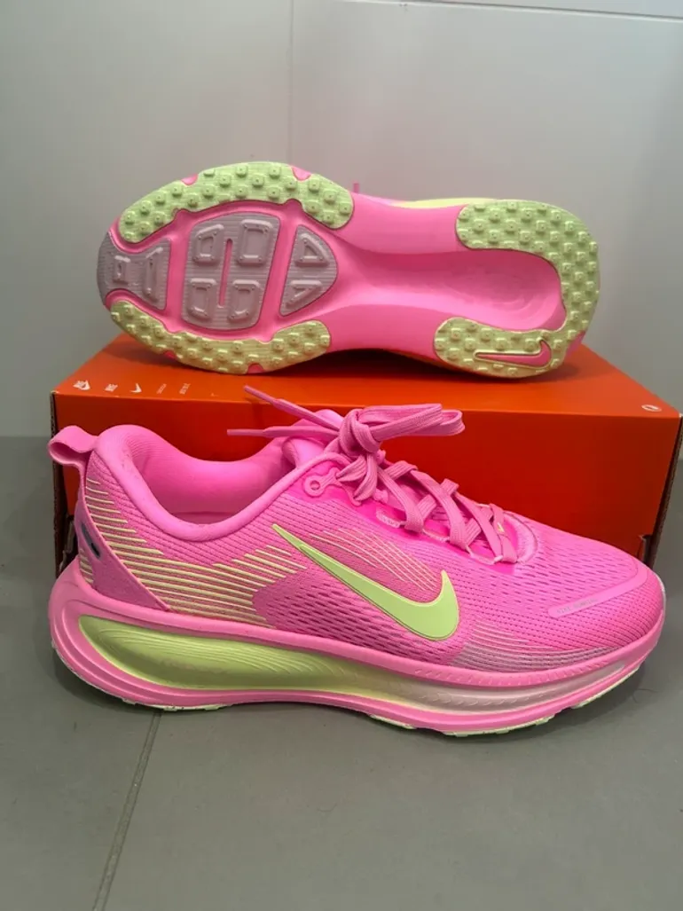 Nike Vomero 18 bike d'occasion — image 2 sur 6