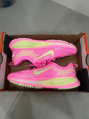 Nike Vomero 18 bike d'occasion — image 4 sur 6