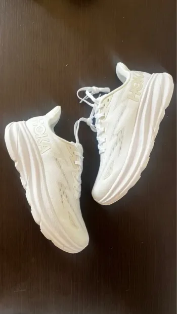Used Lightweight Clifton 9 Running Shoes