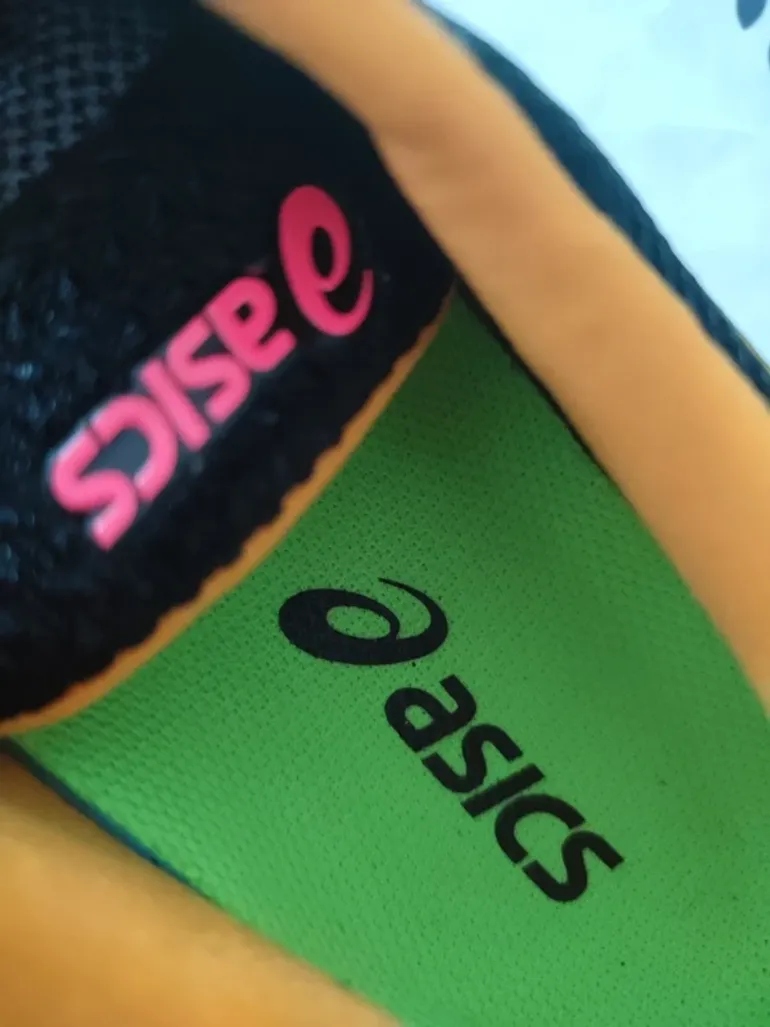 Used Asics Trail Running Shoes bike — image 4 of 6