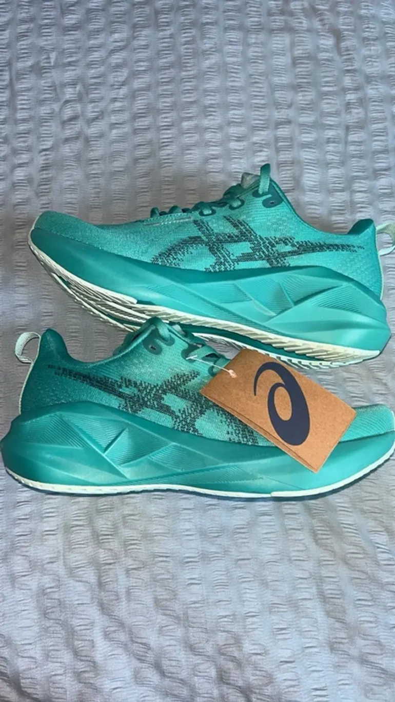 Gebrauchtes Asics Novablast 5 bike — Bild 3 von 5