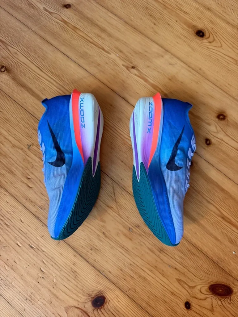 Used Nike ZoomX Vaporfly Next% 4 bike — image 4 of 8