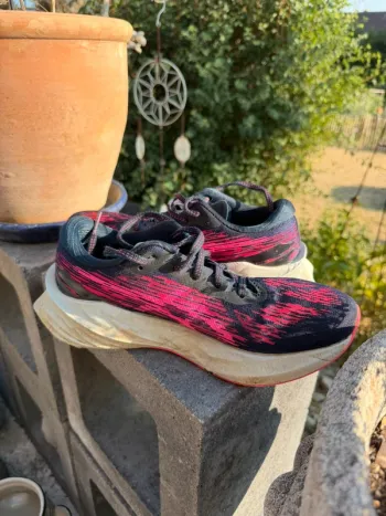 Gebrauchtes Asics Novablast 3 bike — Bild 5 von 7