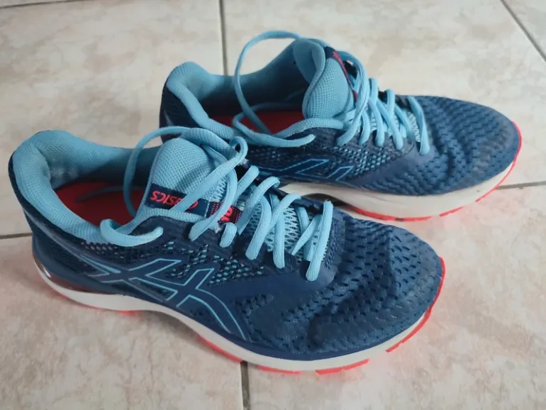Tweedehands Asics Baskets de sport bike — afbeelding 2 van 4