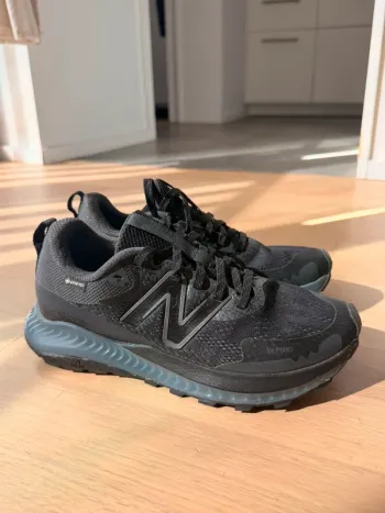 Używany New Balance Nitrel Gore-Tex bike — zdjęcie 7 z 8