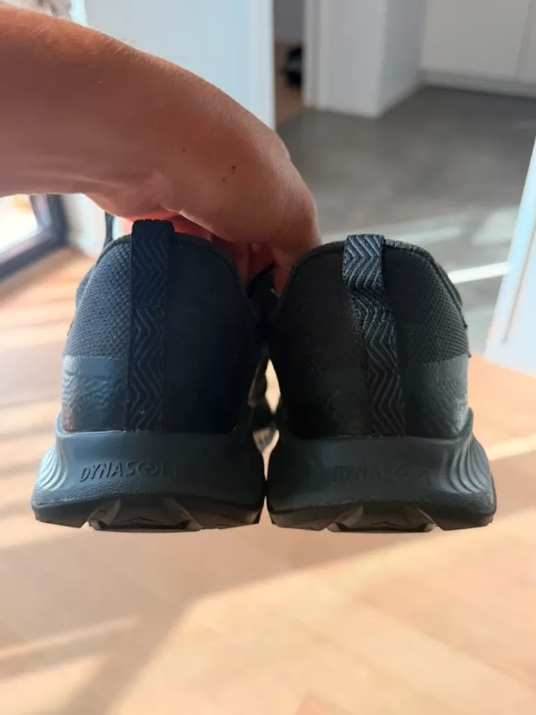 Używany New Balance Nitrel Gore-Tex bike — zdjęcie 5 z 8
