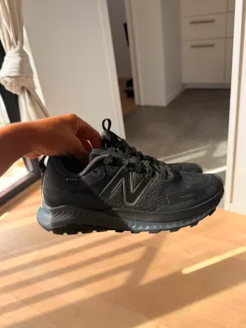 Używany New Balance Nitrel Gore-Tex bike — zdjęcie 4 z 8