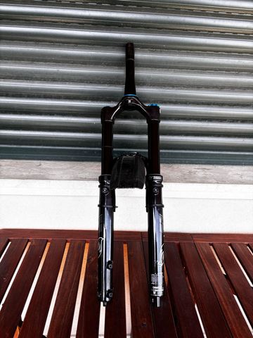 Used Fox 36 Performance Elite GRIPX2 2025 bike — image 2 of 9