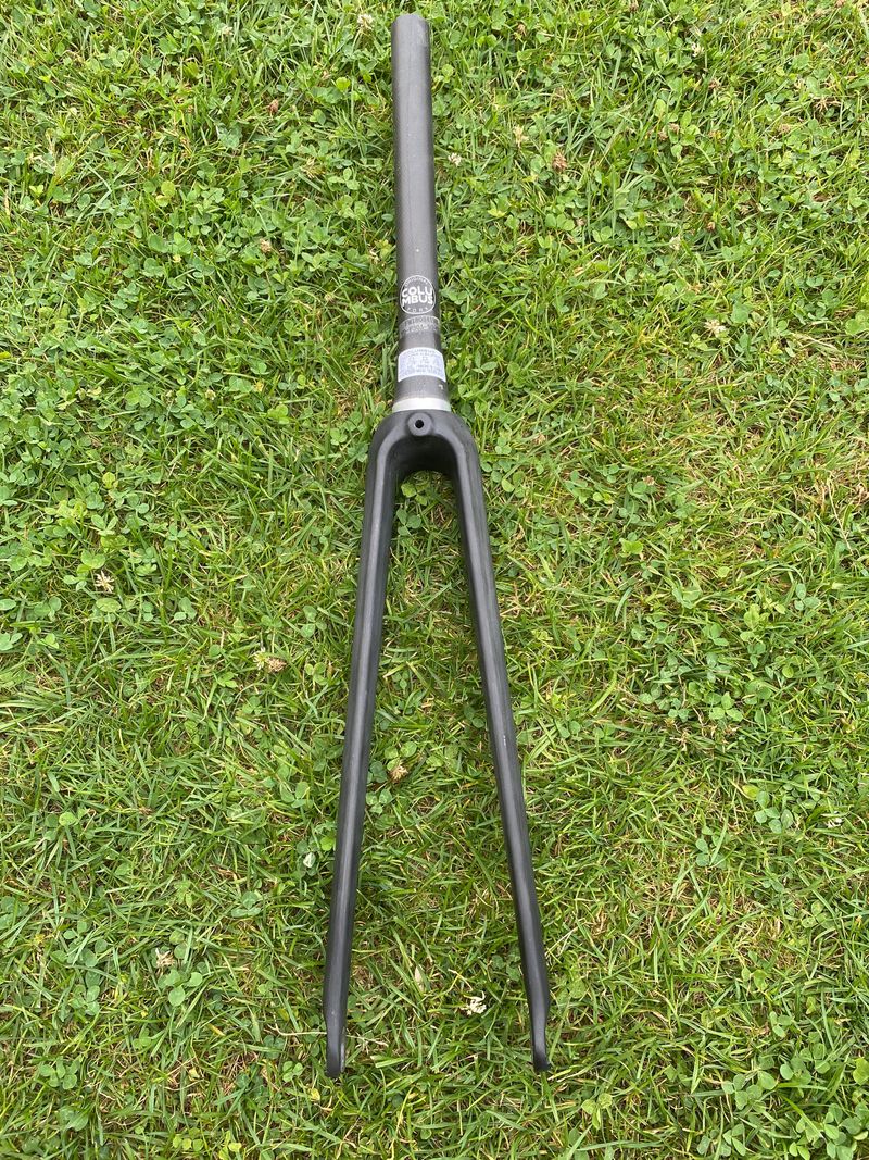 Použité Columbus Futura Caliper 1-1/2 Carbon Fork Fork