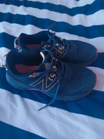Used New Balance 410 Running Shoes