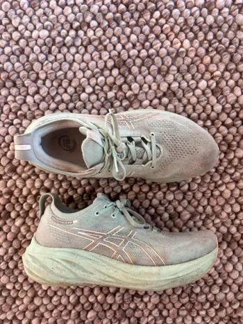 Brugt Ideal Gel-Nimbus 26 Running Shoes