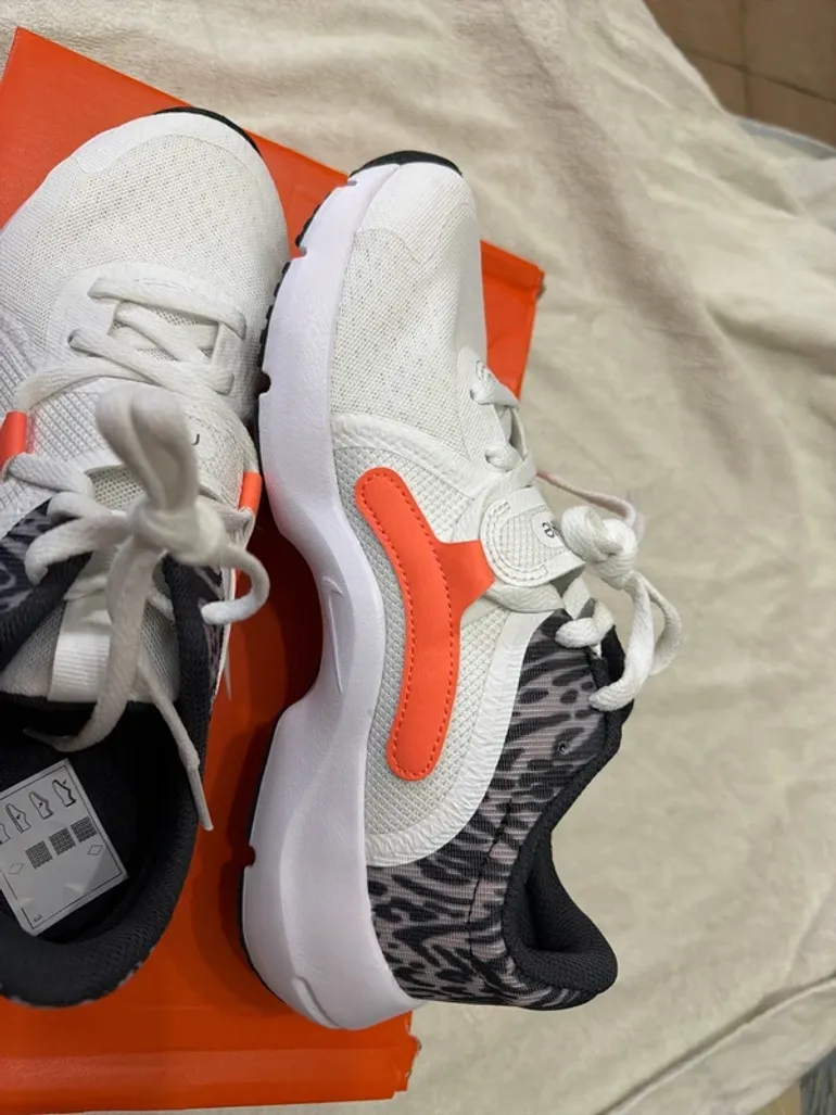 Premium Nike In-Season TR 13 bike d'occasion — image 9 sur 15