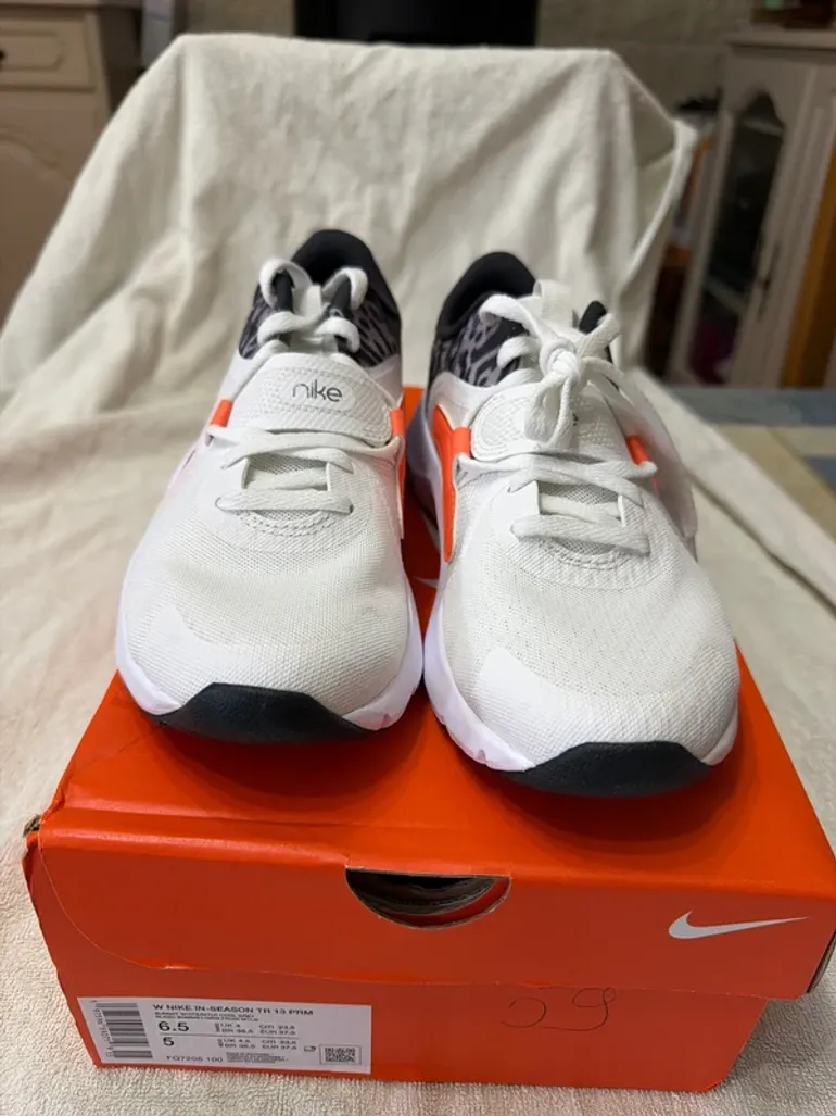 Premium Nike In-Season TR 13 bike d'occasion — image 2 sur 15