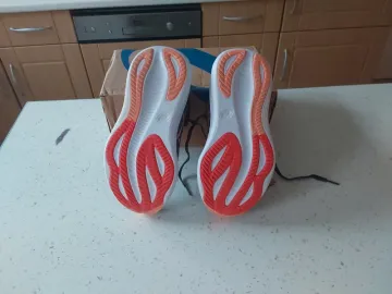 Tweedehands Asics Gel Nimbus 27 bike — afbeelding 4 van 8