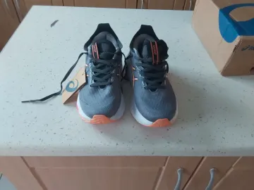 Tweedehands Asics Gel Nimbus 27 bike — afbeelding 2 van 8