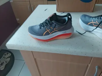 Tweedehands Asics Gel Nimbus 27 bike — afbeelding 5 van 8