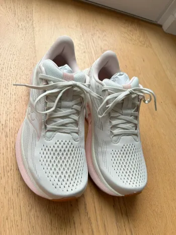 Saucony Ride 18 Running Shoes usato