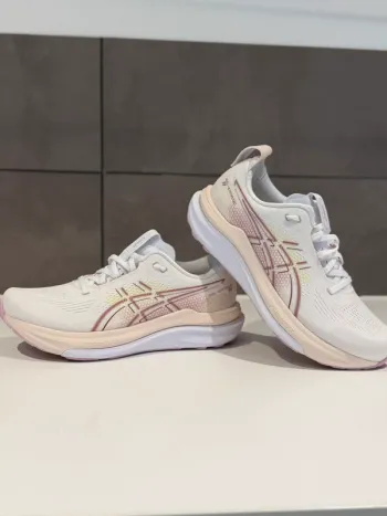 Used Asics Kayano 33 Running Shoes