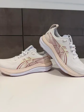 Used Asics Kayano 33 bike — image 2 of 15
