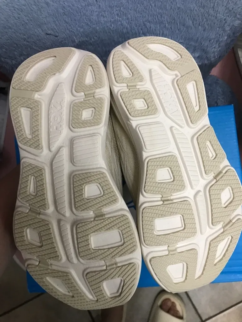 Hoka Shoes 36 2/3 bike usato — immagine 6 di 8