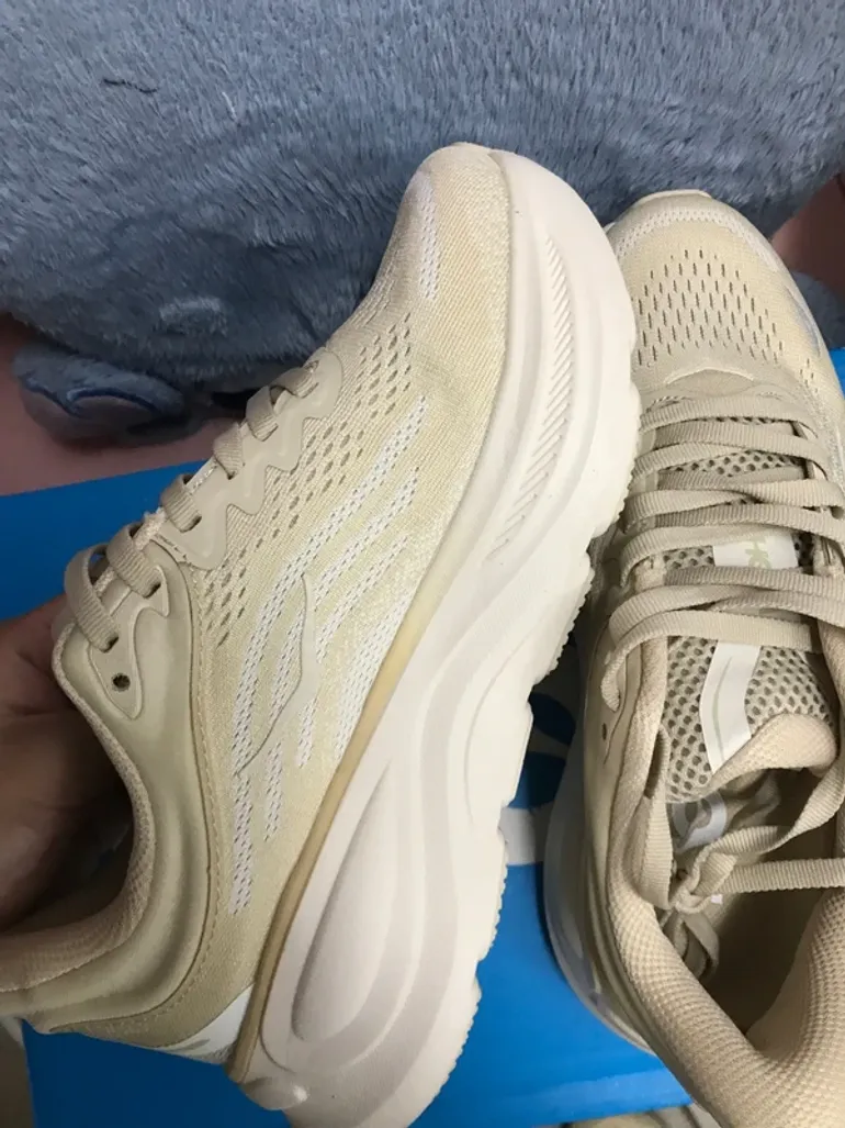 Hoka Shoes 36 2/3 bike usato — immagine 8 di 8