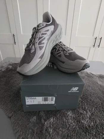 New Balance UTRNAA Running Shoes d'occasion