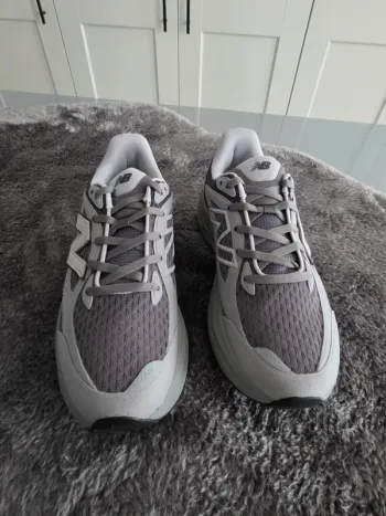 New Balance UTRNAA bike usato — immagine 2 di 14