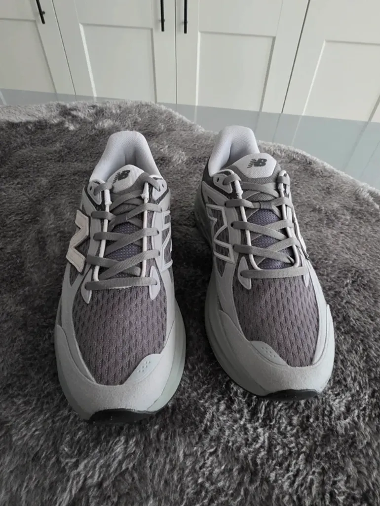 New Balance UTRNAA bike usato — immagine 2 di 14