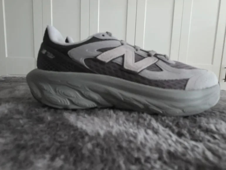 New Balance UTRNAA bike usato — immagine 4 di 14