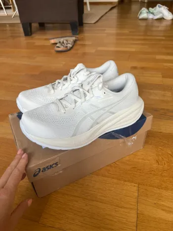 Gebrauchtes Asics Gel Cumulus 28 Running Shoes