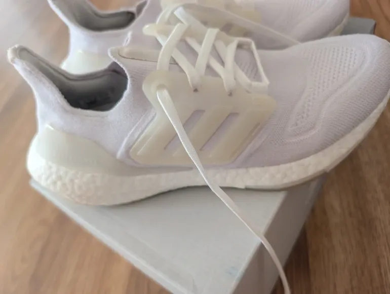 Adidas Ultraboost 22 bike usato — immagine 4 di 4