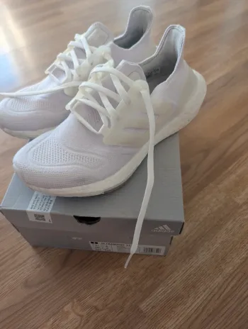 Adidas Ultraboost 22 bike usato — immagine 2 di 4