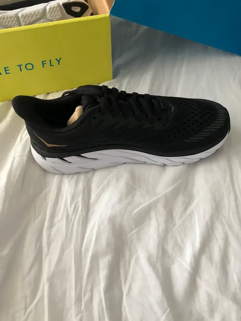 Hoka Shoes bike usato — immagine 5 di 12