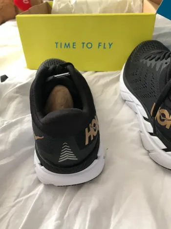 Hoka Shoes bike usato — immagine 9 di 12