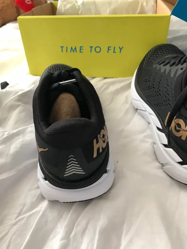 Hoka Shoes bike usato — immagine 9 di 12