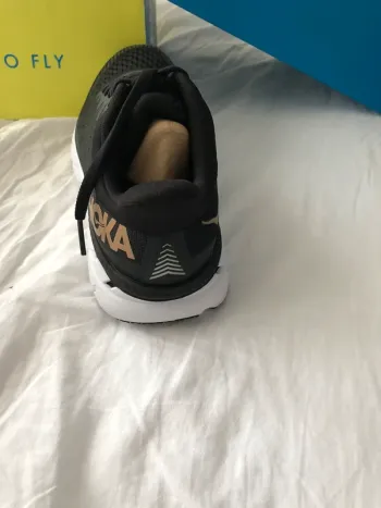 Hoka Shoes bike usato — immagine 8 di 12